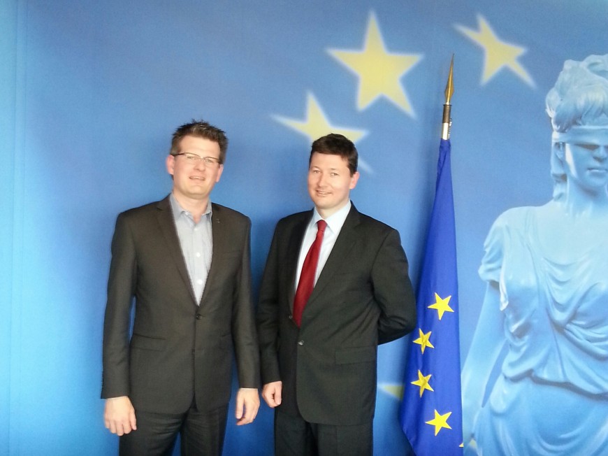 Gespräch zwischen Prof. Selmayr (EU-Kommission) und Nico Kern (Piratenfraktion NRW)